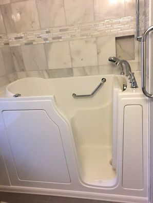 Accessible Bathtub in Sarcoxie by Independent Home Products, LLC